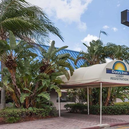 Days Inn By Wyndham West Palm Beach Ngoại thất bức ảnh