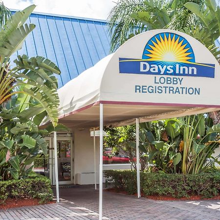 Days Inn By Wyndham West Palm Beach Ngoại thất bức ảnh