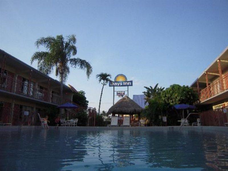 Days Inn By Wyndham West Palm Beach Ngoại thất bức ảnh