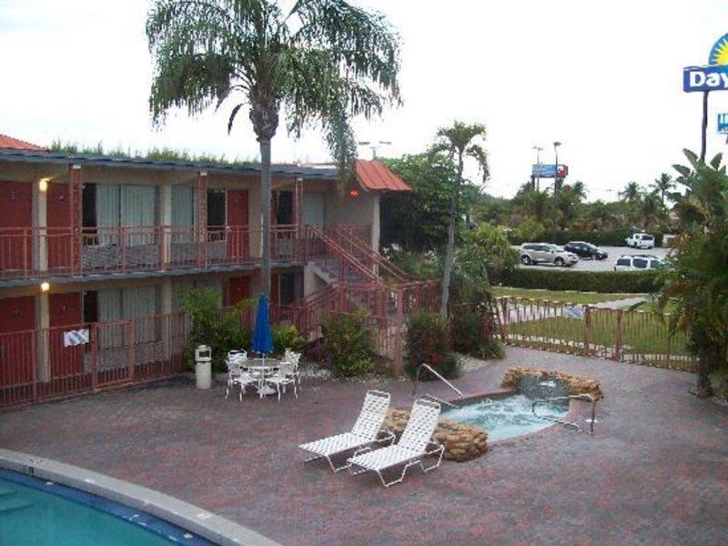 Days Inn By Wyndham West Palm Beach Ngoại thất bức ảnh