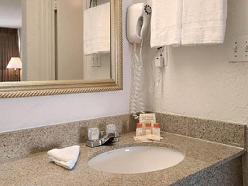 Days Inn By Wyndham West Palm Beach Ngoại thất bức ảnh