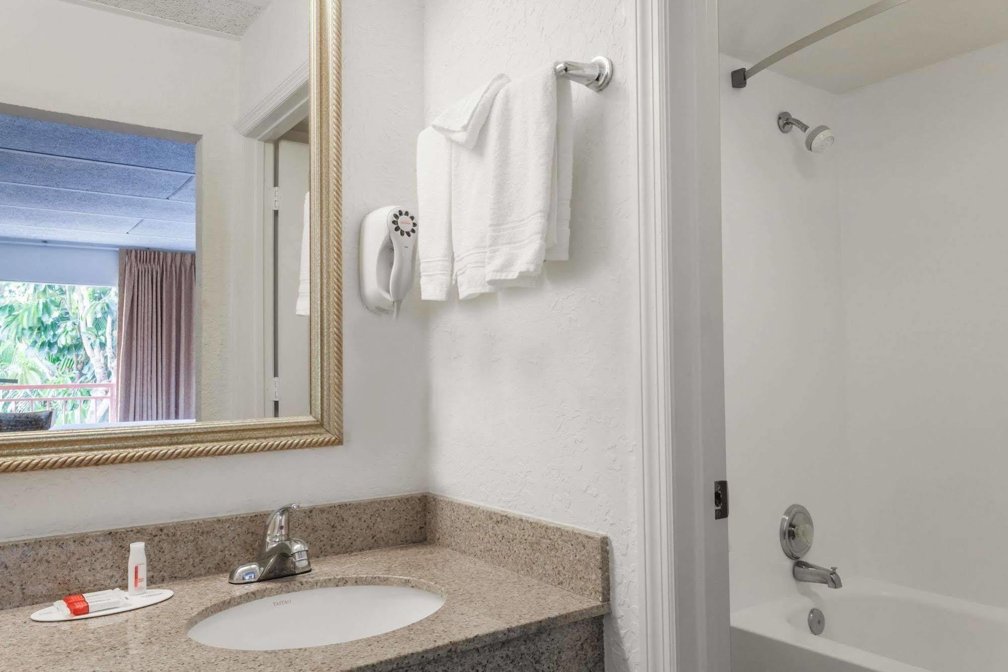 Days Inn By Wyndham West Palm Beach Ngoại thất bức ảnh