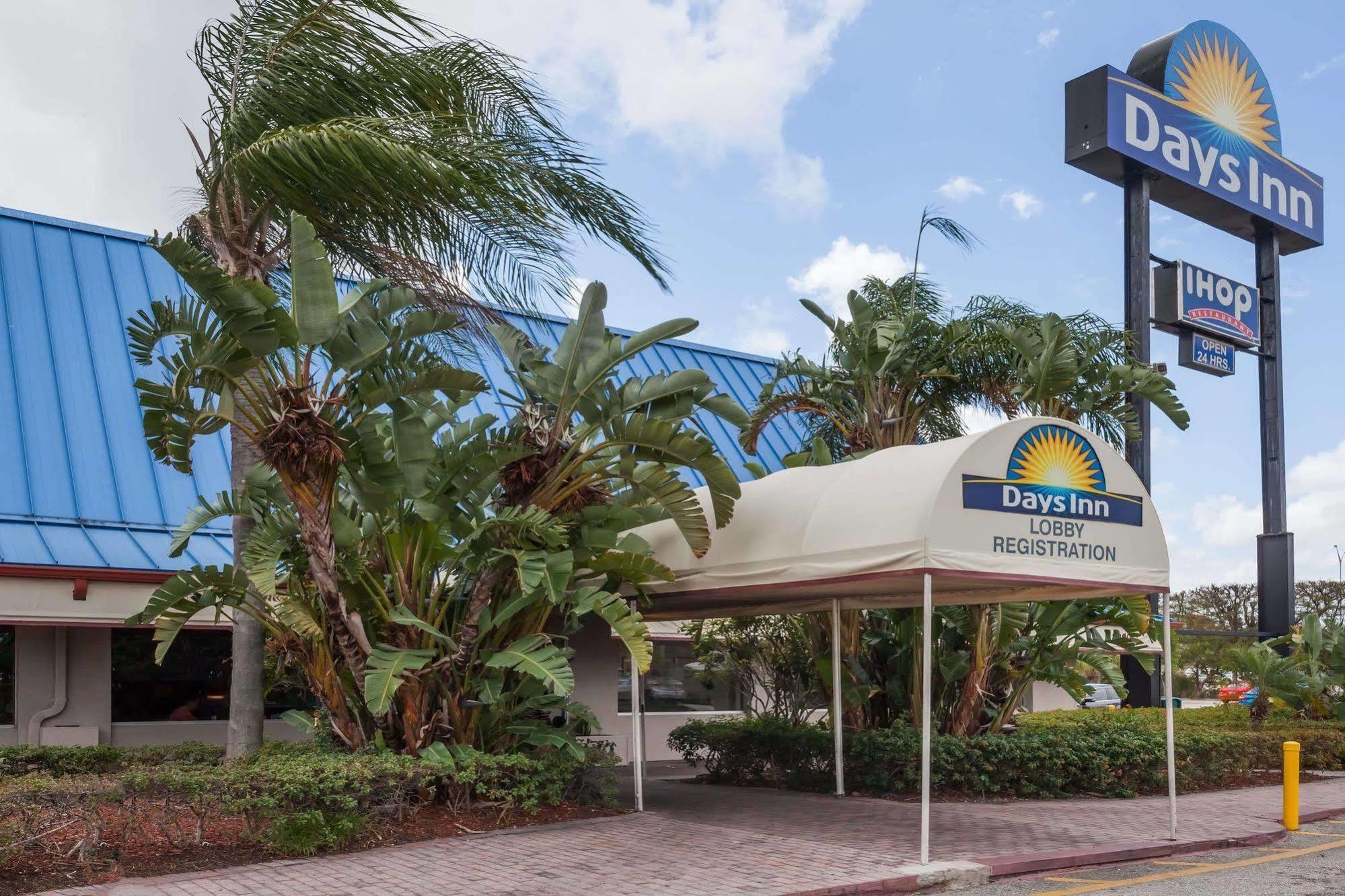 Days Inn By Wyndham West Palm Beach Ngoại thất bức ảnh