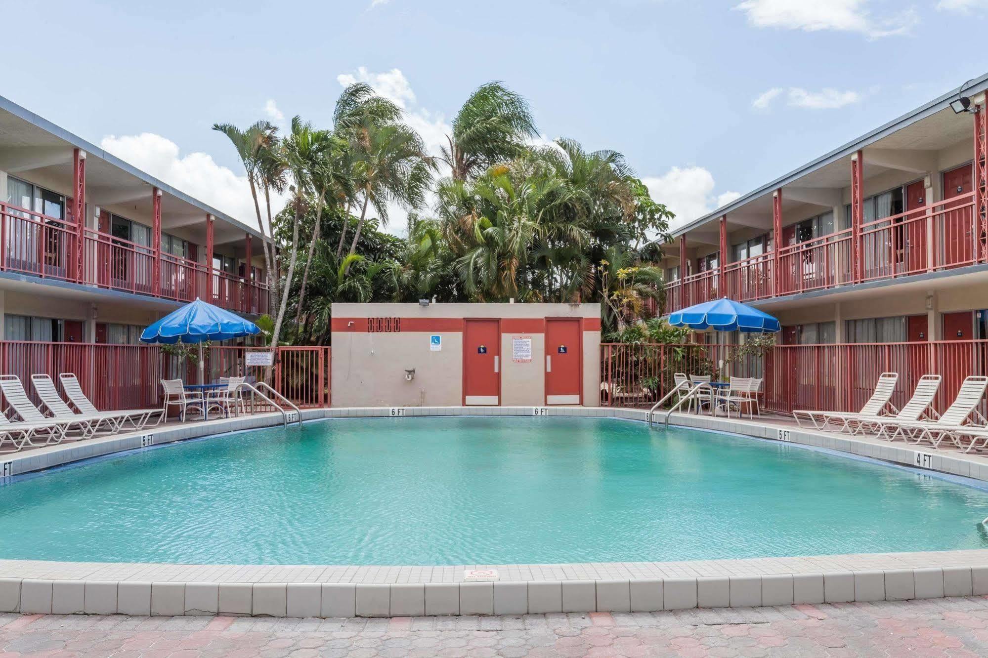 Days Inn By Wyndham West Palm Beach Ngoại thất bức ảnh